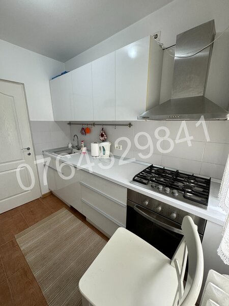 Titan, Str. Postavarul, renovat, la 10 minute metrou Nicolae Grigorescu,